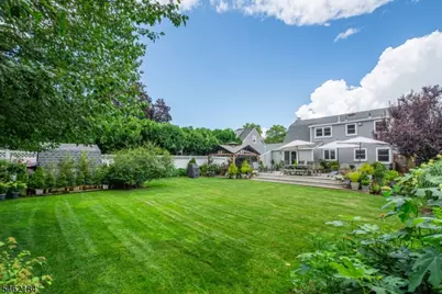 49 Meadow Ln, Bloomfield, NJ 07003 - Photo 18
