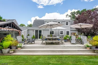 49 Meadow Ln, Bloomfield, NJ 07003 - Photo 16