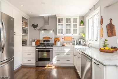 49 Meadow Ln, Bloomfield, NJ 07003 - Photo 8