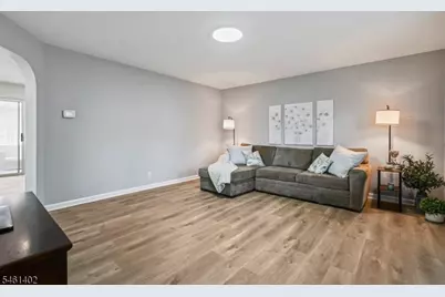15 Oak Ridge Ave, Nutley, NJ 07110 - Photo 4