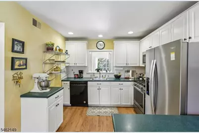 138 Leonardo Dr, West Orange Township, NJ 07052 - Photo 16