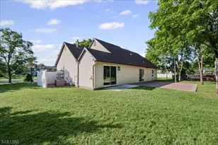 17 Londonderry Dr, Raritan Township, NJ 08822 - Photo 36
