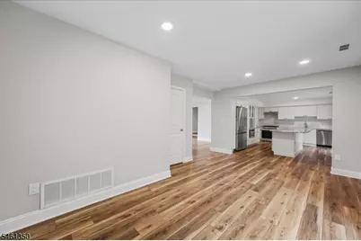 17 Londonderry Dr, Raritan Township, NJ 08822 - Photo 12