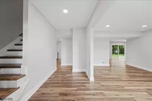 17 Londonderry Dr, Raritan Township, NJ 08822 - Photo 4