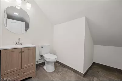 17 Londonderry Dr, Raritan Township, NJ 08822 - Photo 32