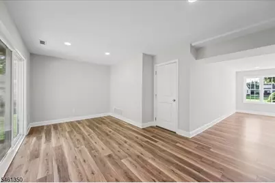 17 Londonderry Dr, Raritan Township, NJ 08822 - Photo 10