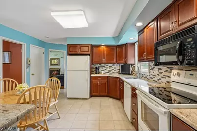 25 Manchester Drive, Westfield, NJ 07090 - Photo 12