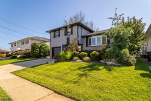 5 Sumutka Ct, Carteret, NJ 07008 - Photo 1