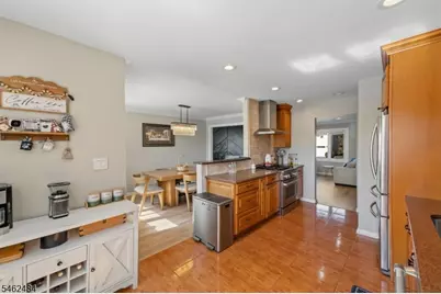 5 Sumutka Ct, Carteret, NJ 07008 - Photo 14