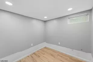 5 Sumutka Ct, Carteret, NJ 07008 - Photo 30