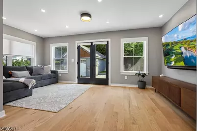 39 Walnut Cres, Montclair, NJ 07042 - Photo 16