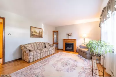 34 Cottage Pl, Garfield, NJ 07026 - Photo 4