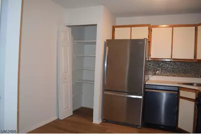 1104 Sage Ct #1104, Mahwah Twp., NJ 07430 - Photo 4