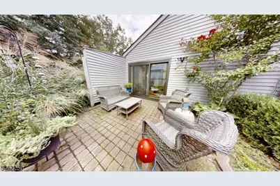 25 Stonegate Dr, Roseland, NJ 07068 - Photo 32