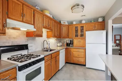 525 Princeton Rd, Linden, NJ 07036 - Photo 10