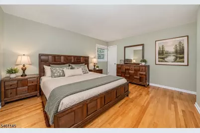 27 Fawn Cir, Berkeley Heights Township, NJ 07922 - Photo 4