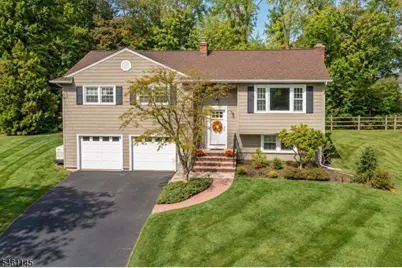 27 Fawn Cir, Berkeley Heights Township, NJ 07922 - Photo 6