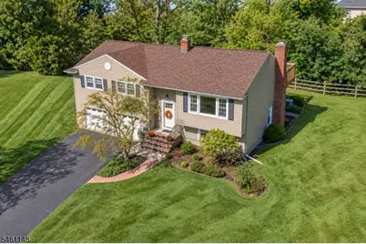 27 Fawn Cir, Berkeley Heights Township, NJ 07922 - Photo 8
