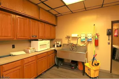 94 Bridge St, Belleville, NJ 07109 - Photo 10