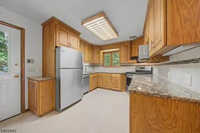 5 Allen Dr, Kinnelon, NJ 07405 - Photo 14