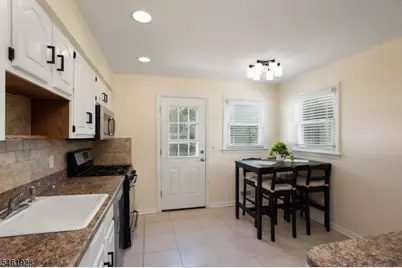 102 Gold St, Green Brook Township, NJ 08812 - Photo 6