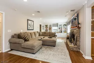 22 Sloping Hill Terrace, Wayne, NJ 07470 - Photo 8