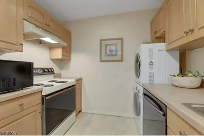 50 Rock Rd #B10, Hawthorne, NJ 07506 - Photo 12