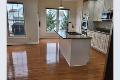 112 Independence Trl #112, Totowa, NJ 07512 - Photo 8