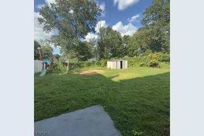 211 E 9th Ave, Roselle, NJ 07203 - Photo 8