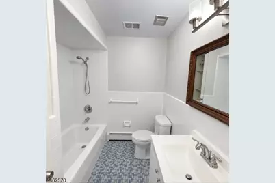 211 E 9th Ave, Roselle, NJ 07203 - Photo 10