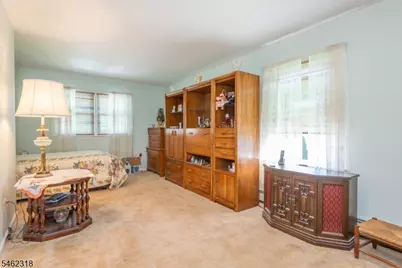 4 Sycamore Pl, Fairfield, NJ 07004 - Photo 12