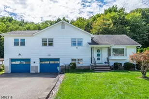4 Sycamore Pl, Fairfield, NJ 07004 - Photo 1
