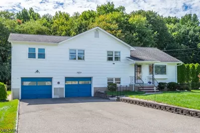 4 Sycamore Pl, Fairfield, NJ 07004 - Photo 32