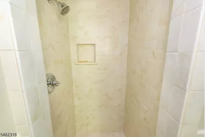 4 Sycamore Pl, Fairfield, NJ 07004 - Photo 26