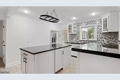 303 Huntington Rd, Union Township, NJ 07083 - Photo 14