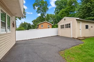 17 Pequot Rd, Ringwood, NJ 07456 - Photo 44