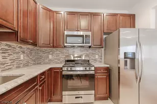 17 DeCroce Ct, Parsippany, NJ 07054 - Photo 2