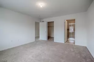 17 DeCroce Ct, Parsippany, NJ 07054 - Photo 10