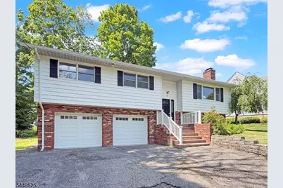 69 Cedar Tree Dr, Vernon, NJ 07422 - Photo 2
