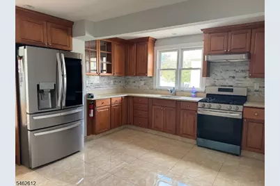 229 Thomas Ave, Lyndhurst Township, NJ 07071 - Photo 2