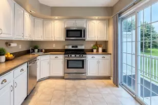 212 Strull Ct, Bridgewater, NJ 08807 - Photo 4