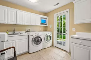 32 Stratford Dr, Livingston, NJ 07039 - Photo 26