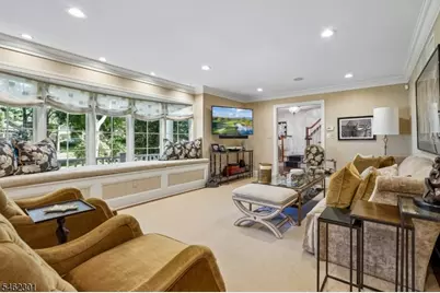 32 Stratford Dr, Livingston, NJ 07039 - Photo 4