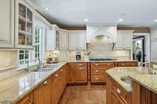32 Stratford Dr, Livingston, NJ 07039 - Photo 6