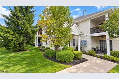 850 Honeybrook Cir, Lopatcong Township, NJ 08886 - Photo 2
