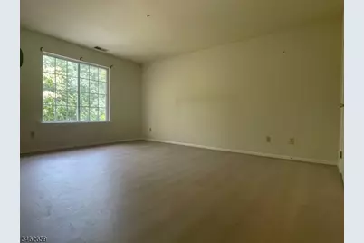 105 Village Dr, Morristown, NJ 07960 - Photo 6