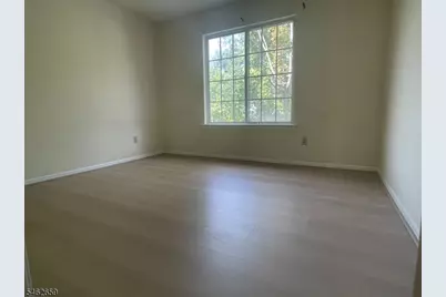 105 Village Dr, Morristown, NJ 07960 - Photo 10