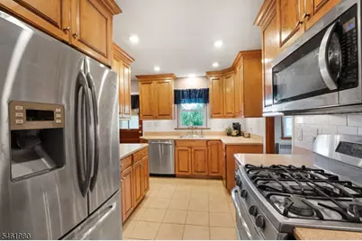 83 Eastern States Pkwy, Somerville, NJ 08876 - Photo 8