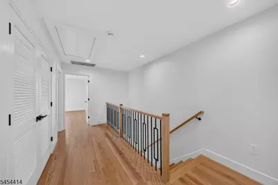87 Echo Pl, Elmwood Park, NJ 07407 - Photo 10