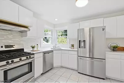 77 Meadowbrook Rd, Millburn, NJ 07078 - Photo 12